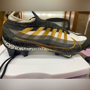 Nike Vapor Edge Pro 360 Football Cleats